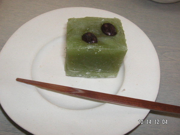 和菓子教室しょうずで作りましたお抹茶のういろうです。