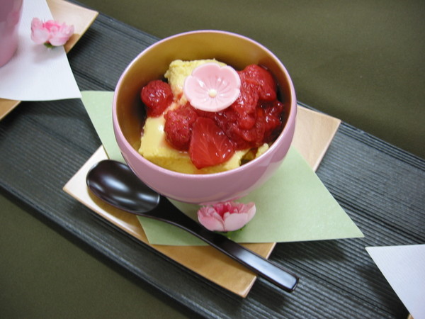 2012ひな祭りメニュー②「イチゴのババロア」
