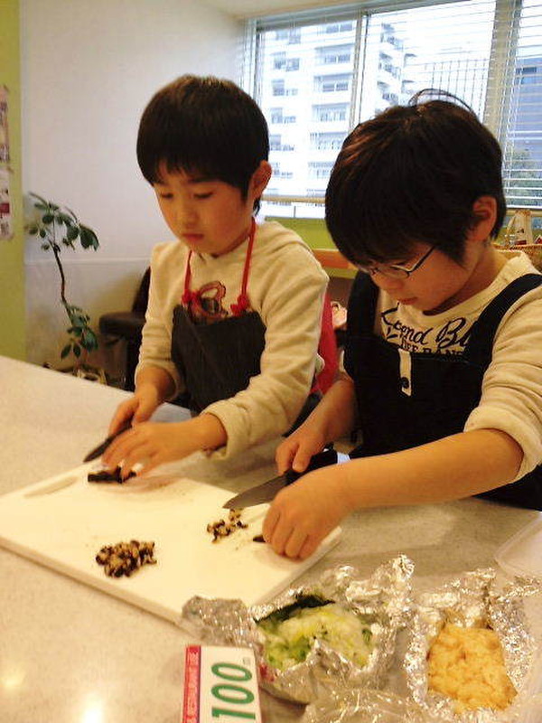 キッズさんもフィリングから作ります！