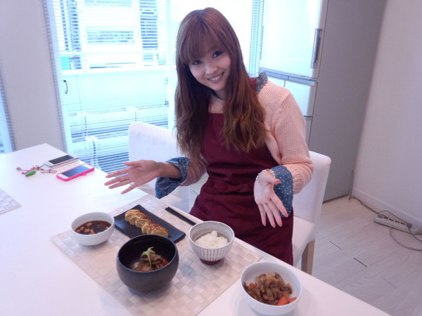 肉じゃがとだし巻き玉子です。