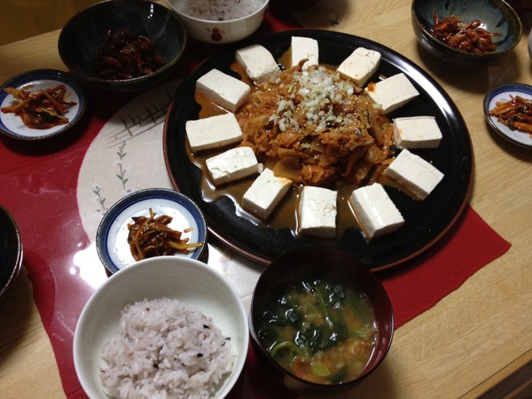 おもてなしにキムチ豆腐
豪華に見えるでしょう