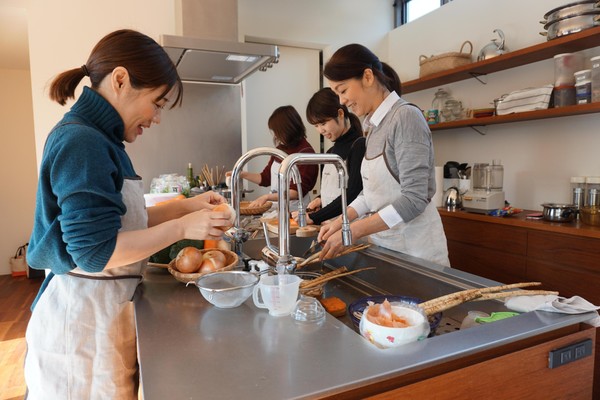 現在定員３名迄で開催しています。