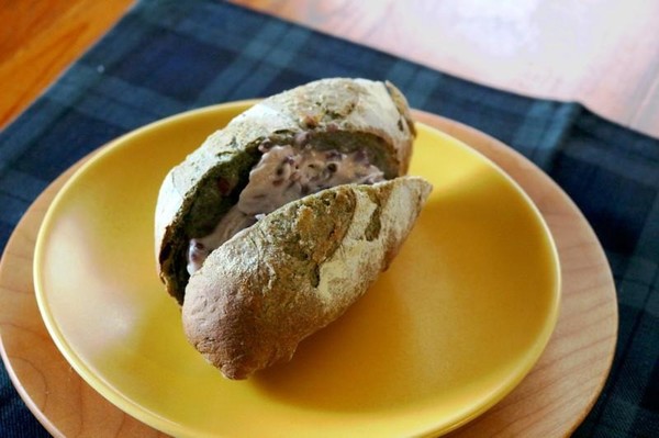 よもぎフランスの試食は餡バターで