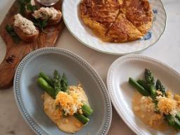 ４−5月開催オンラインレッスンで作ったパンとお料理です。