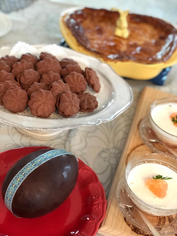 イースターのチョコレートエッグ、サブレ、サーモンパイ！