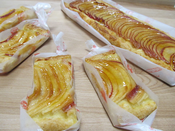 １０月焼き菓子レッスン
りんごの薄焼きタルト