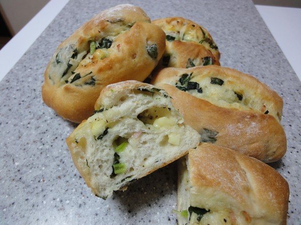 ホウレン草とチーズのパン