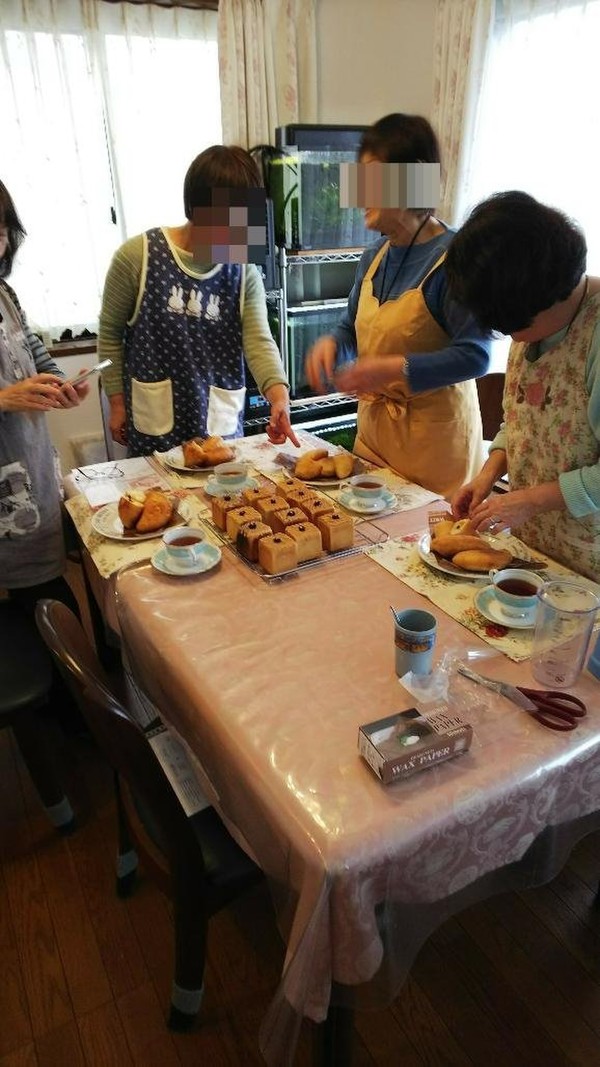 焼き上がりを「はいパチリ」楽しそうです