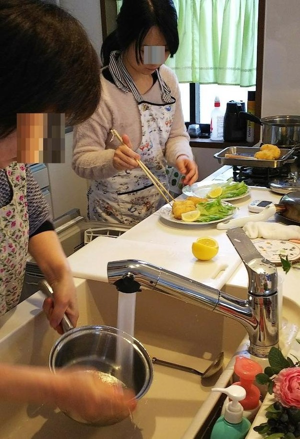 親子でクッキング「クリームコロッケきれいに揚がったよ」