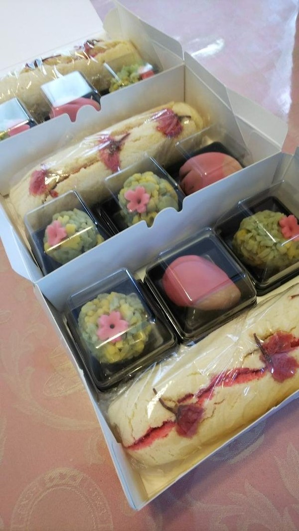 春の和菓子単発「さくら路」他。和菓子作りも楽しい。