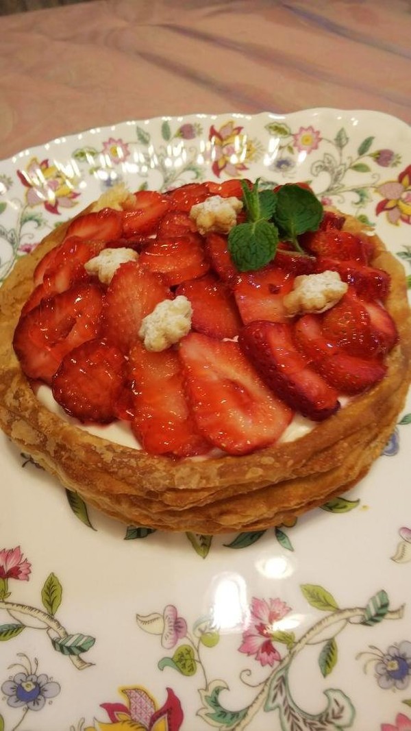 サックサクの「苺のパイタルト」もちろん美味しい！