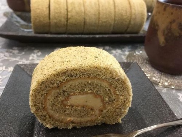 ほうじ茶ロールケーキ