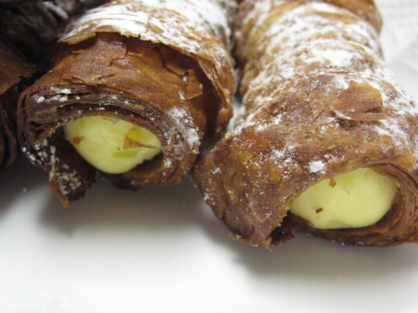 時短パンのコルネ
サクサクのパイ生地
新食感です