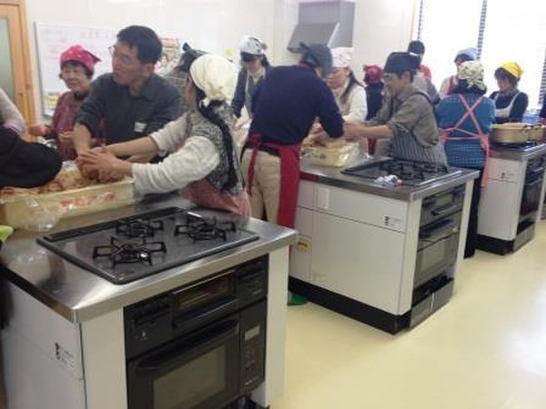 出張講座「味噌造り教室」です。