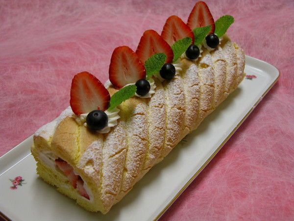 フルーツロールケーキ