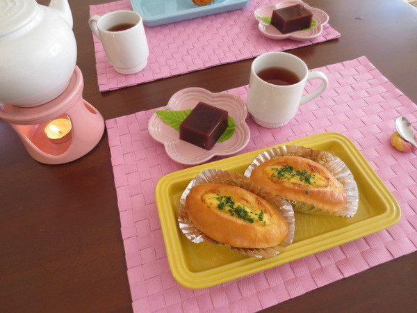 カリキュラムに沿って
パン1種類お菓子1種類を作ります。