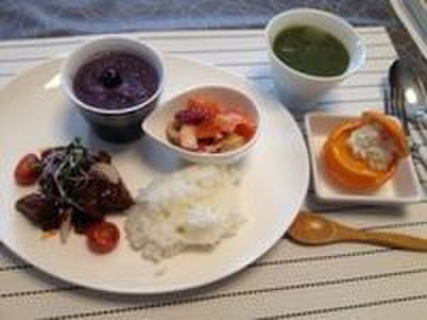 彩りきれいなメニューです。これは「瞳をきれいに」がテーマ