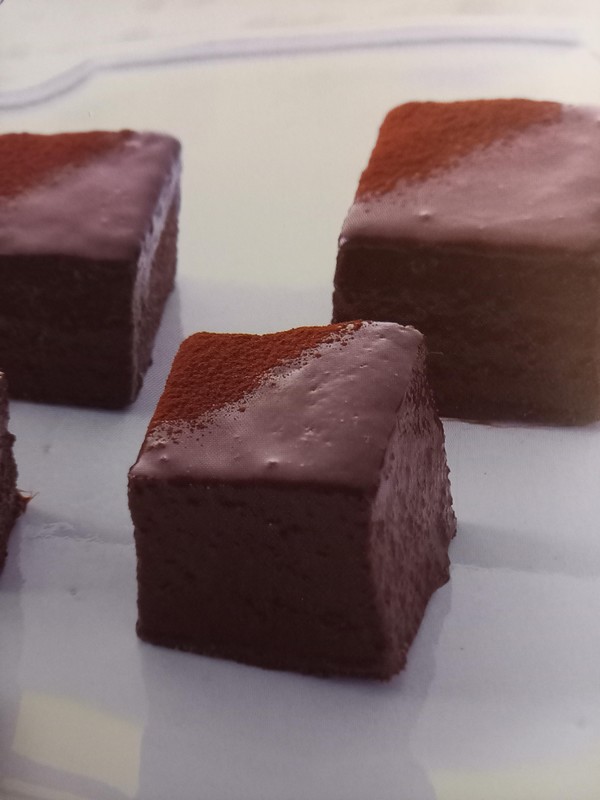 伝統的なチョコレートケーキ