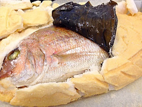 鯛の塩釜包み焼き