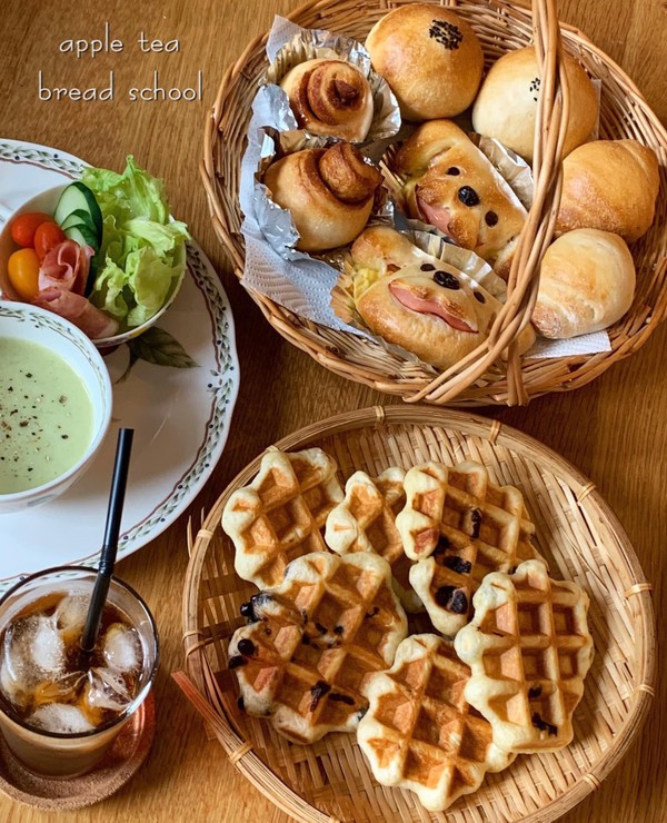 ふんわり生地万能！！
４種類のパンが焼きあがり