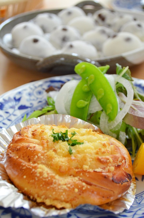 レッスンではパンとお菓子を１種類ずつ作ります