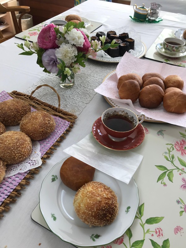 パンとお菓子の同時レッスン
オーブンで焼いた揚げパンとカヌレ