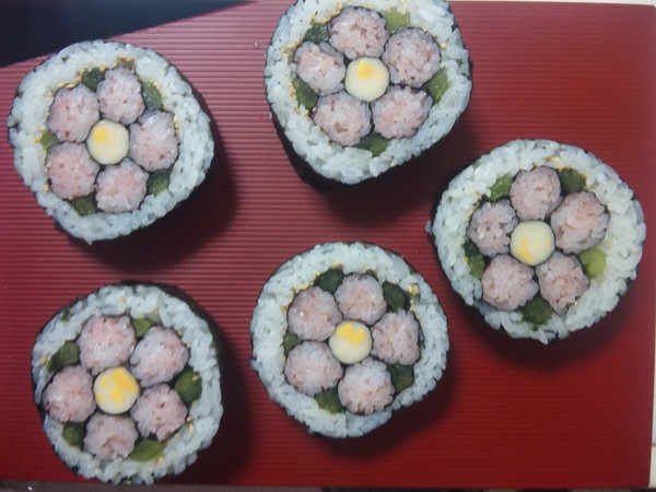 大人気のお花　de　飾り巻き寿司