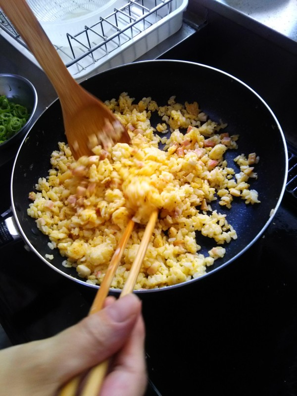 なんちゃってパラパラチャーハン超簡単なんです