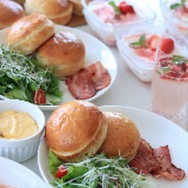 エッグベネディクト
いちごのティラミス
