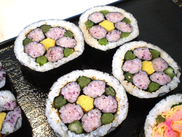 飾り巻き寿司・桃の花