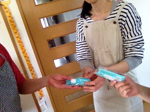 コーヒー教室にて、ウタマロ食器用洗剤を配付しました！