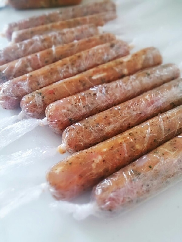 自家製チキンソーセージ。無添加です。