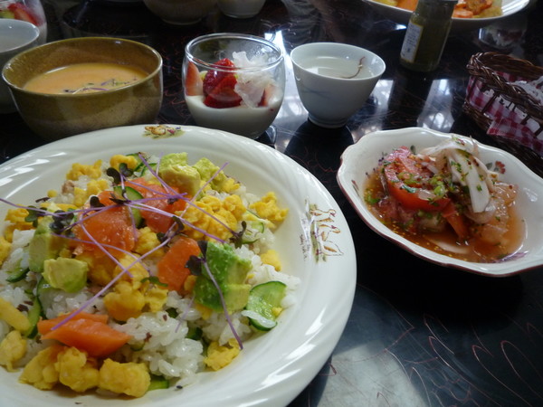 洋風チラシ寿司でフルコースランチ
