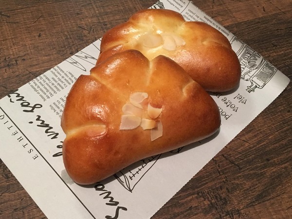 クリームパン
