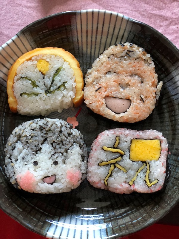 敬老の日の飾り巻き寿司✨