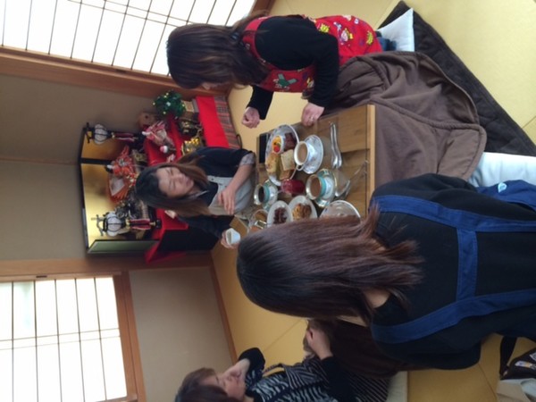 シフォンケーキは試食がいっぱいですよ。