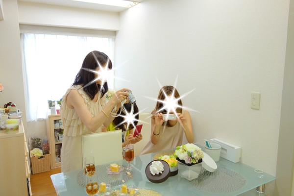 レッスン後の写真撮影タイム。とっても楽しそうです♪