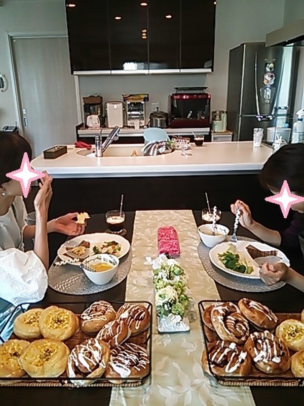 焼きたてのパンは格別♪
夏休みのお話しに盛り上がりました