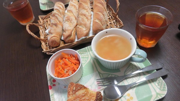 ご試食パン、サラダ、スープの美味しいランチもお付けします♪