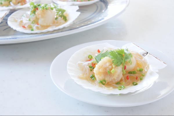 金銀蒜蒸帶子（ホタテのにんにくソース蒸し）