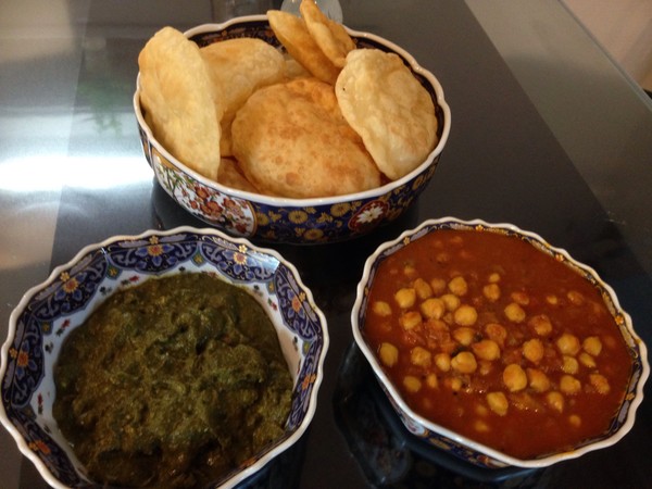 Pattura  chenna horenso curry