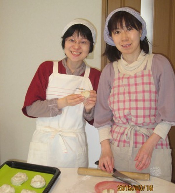この日はパンと、ニットカフェでした。