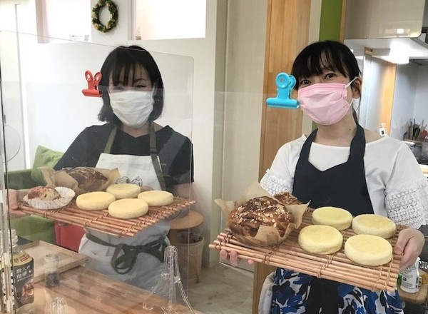 ステップUP　　イングリッシュマフィンとベリーチーズツイスト