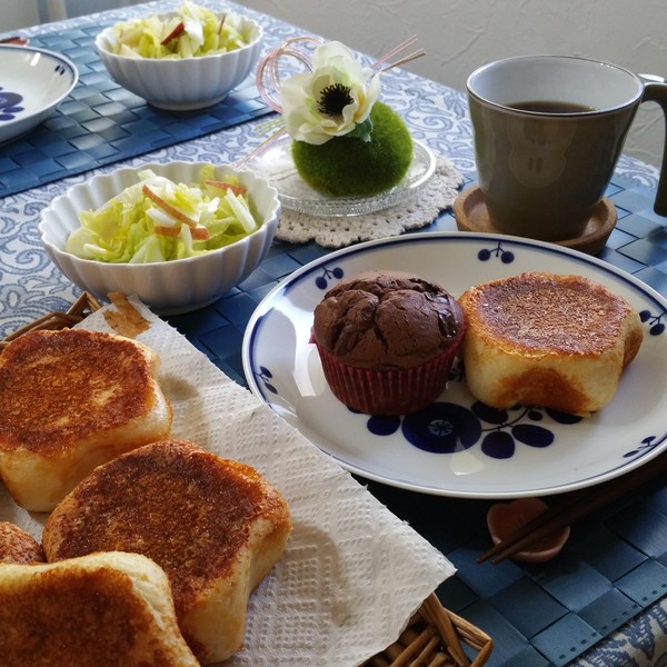 試食は月替わりのサラダまたはスープ、コーヒーと一緒に♪