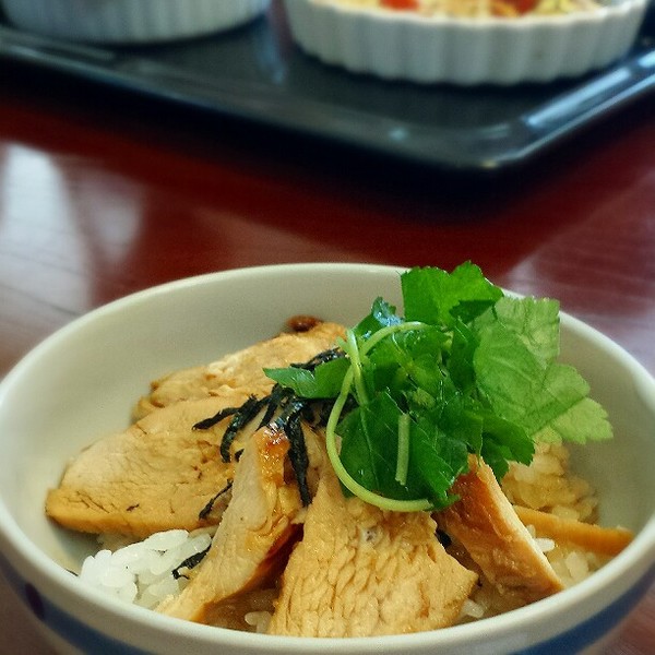 休日の昼ごはん♪
とりどん