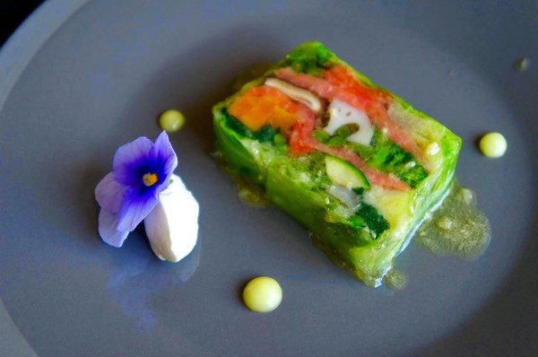 お野菜とスモークサーモンのモザイクテリーヌ