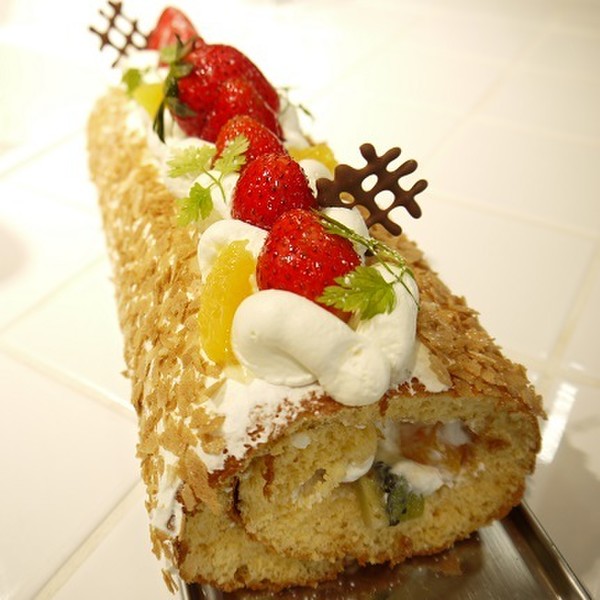 フルーツロールケーキ