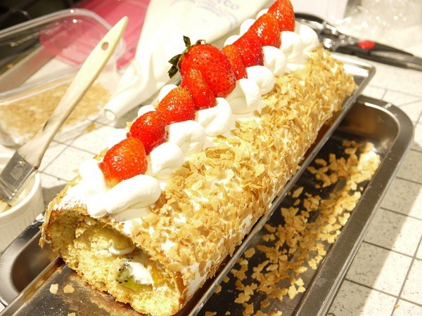 フルーツロールケーキ