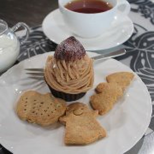 モンブランと
メープルナッツビスケット