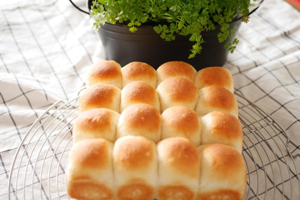 パン作りの基礎がいっぱいの、ちぎりパンです♪